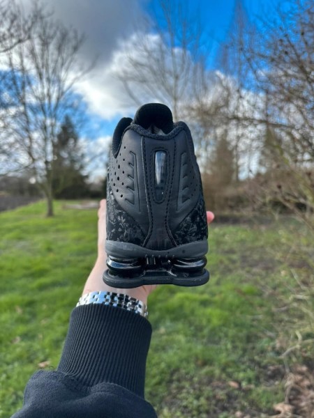 Nike Shox R4 Black Floral - Taille 41