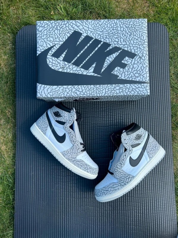 Nike Air Jordan 1 High White Cement maat 42,5 2