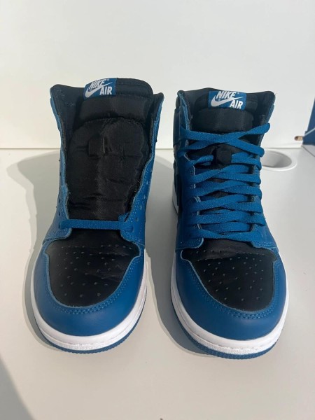 Nike Air Jordan 1 High Dark Marina maat 42
