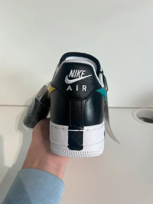 Nike Air Force 1 Low Para-Noise 3.0 maat 42,5 2