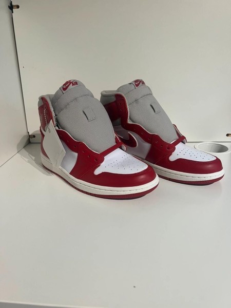 Nike air jordan 1 High Varsity Red maat 42,5