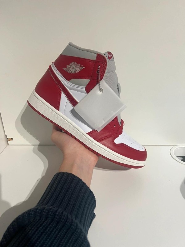 Nike air jordan 1 High Varsity Red maat 42,5 2