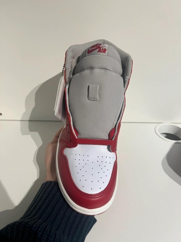 Nike air jordan 1 High Varsity Red maat 42,5 2