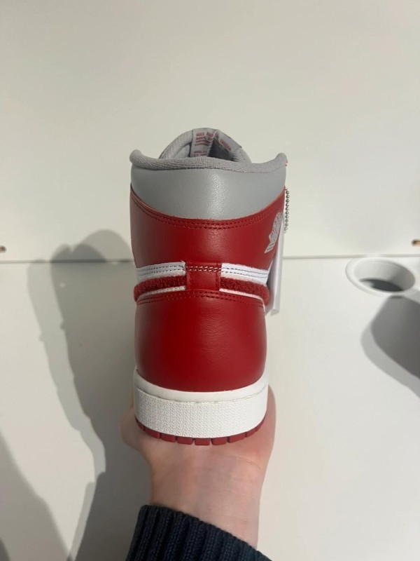 Nike air jordan 1 High Varsity Red maat 42,5 2