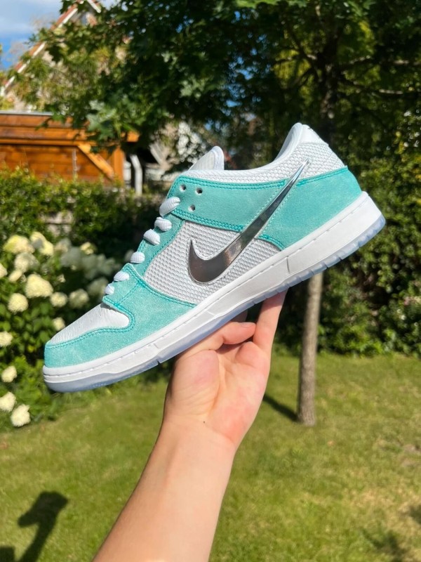 Nike SB Dunk Low April Skateboards maat 40,5 2