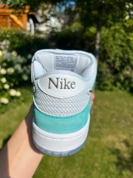 Nike SB Dunk Low April Skateboards maat 40,5