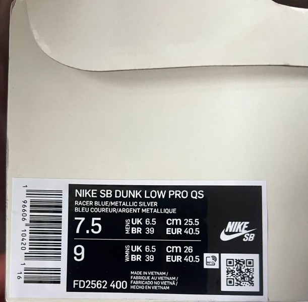 Nike SB Dunk Low April Skateboards maat 40,5