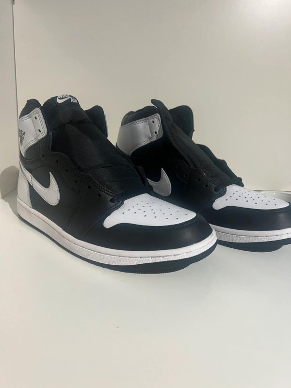 Nike Air Jordan 1 High Black White 2