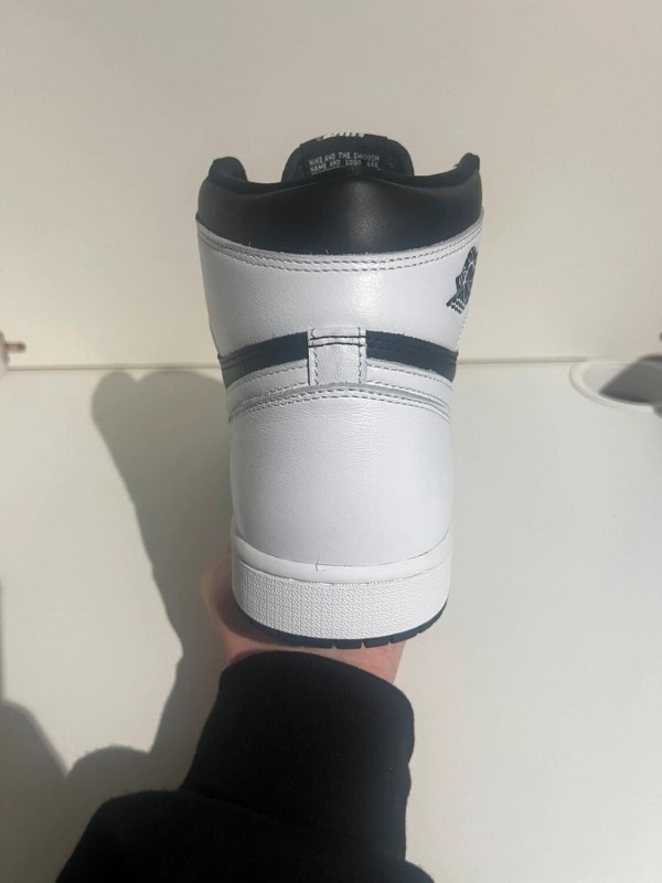Nike Air Jordan 1 High Black White 2