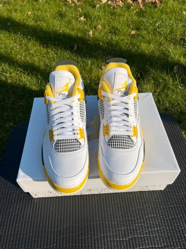 Nike Air Jordan 4 Vivid Sulfur 2