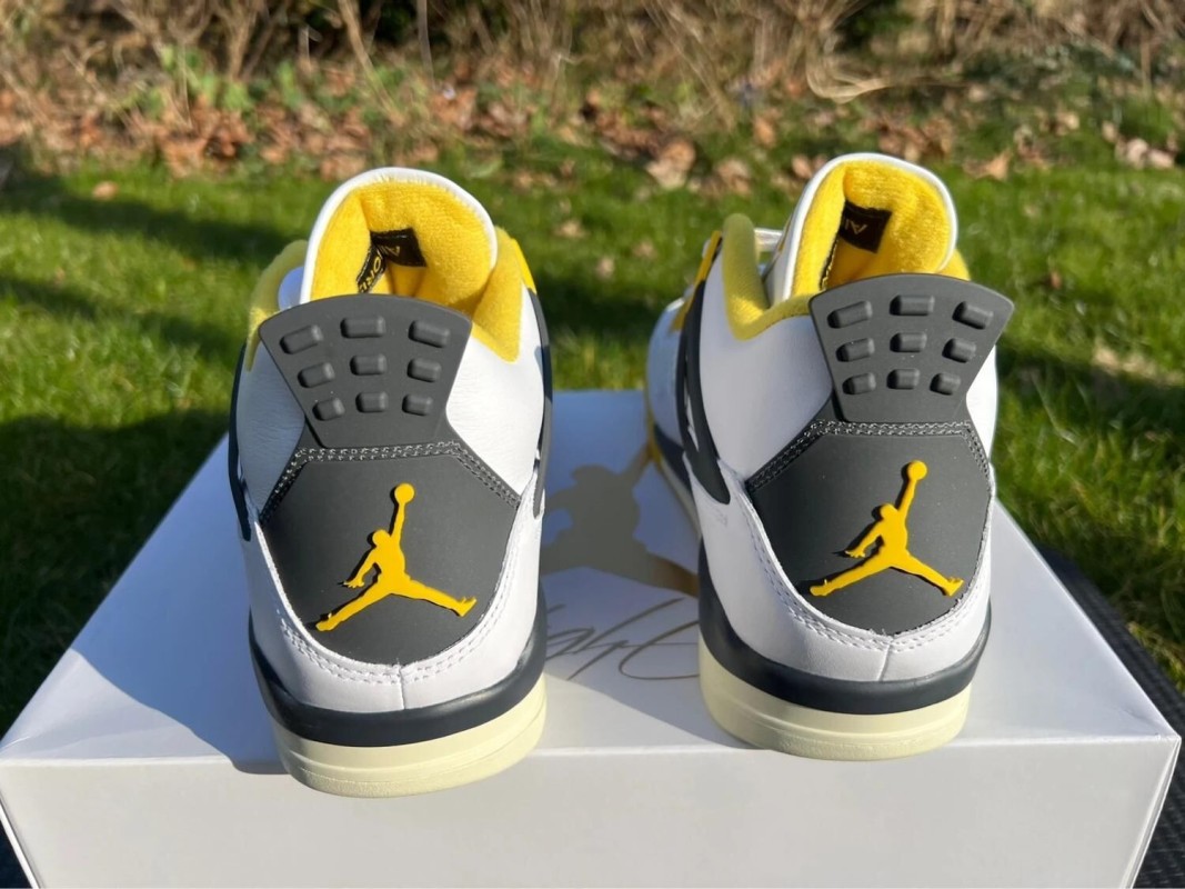 Nike Air Jordan 4 Vivid Sulfur 2