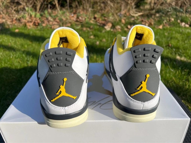 Nike Air Jordan 4 Vivid Sulfur