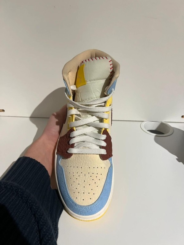 Nike Air Jordan 1 Mid Fearless Maison Chateau Rouge 2
