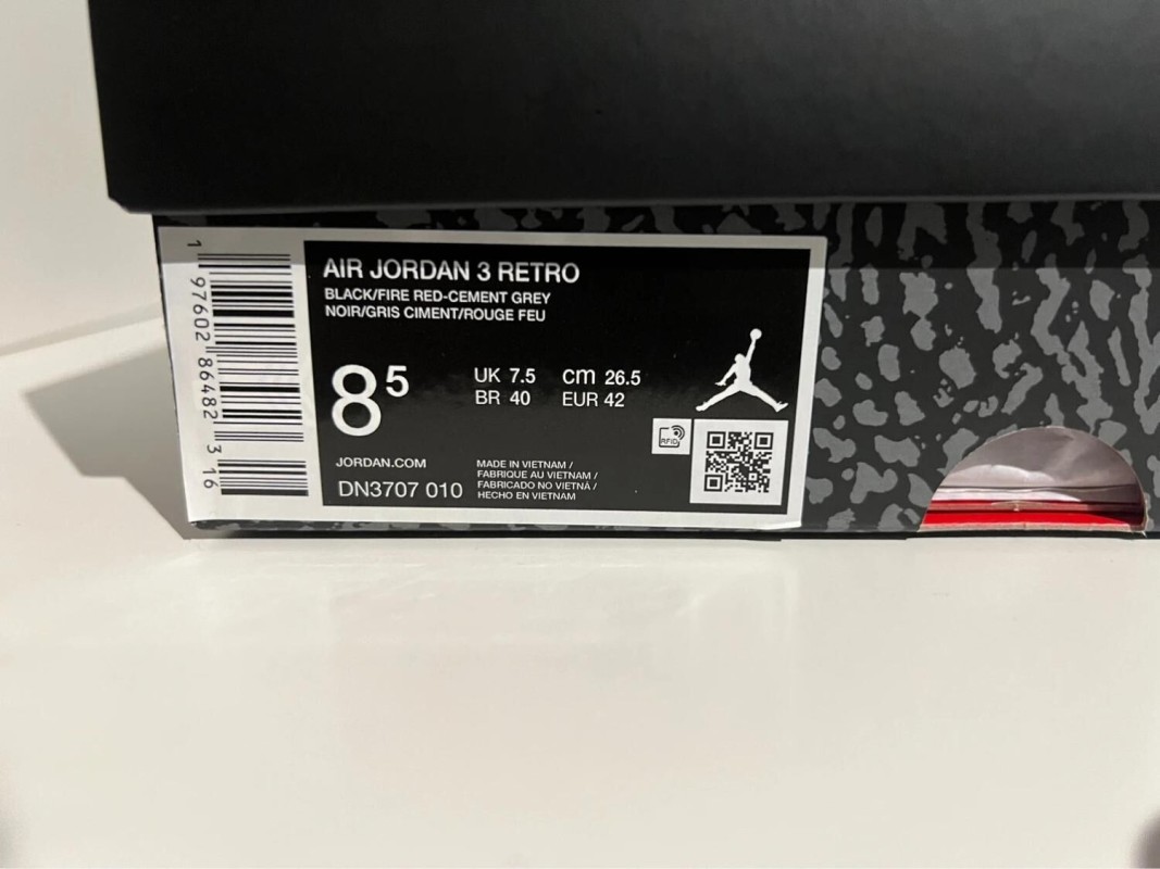 Nike Air Jordan 3 Black Cement (2024) 2
