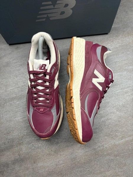 New Balance 2002r Bordeaux - Taille 40,5