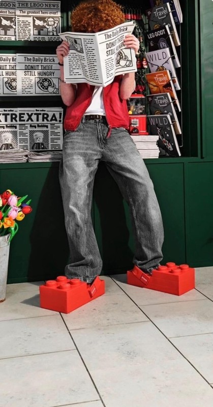 Crocs lego rouge taille 42-43 2