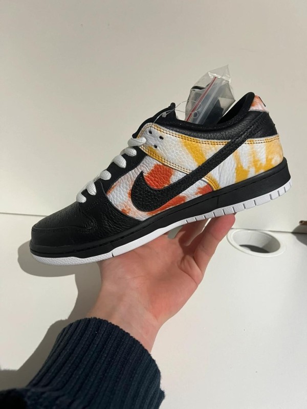 Nike SB Dunk Low Raygun Tie-Dye Black 2