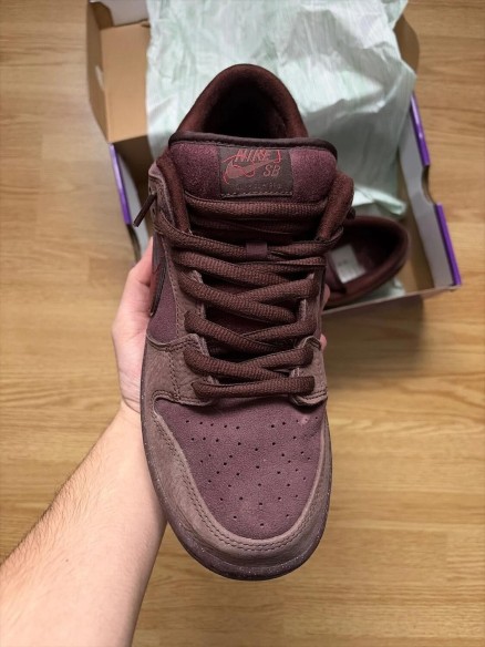 Nike SB City of Love Burgundy