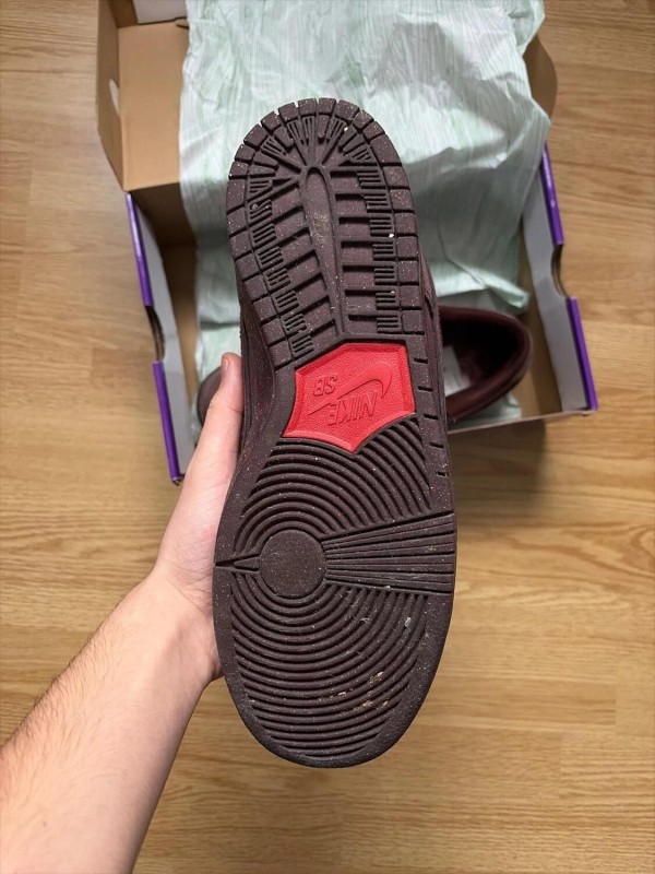 Nike SB City of Love Burgundy 2