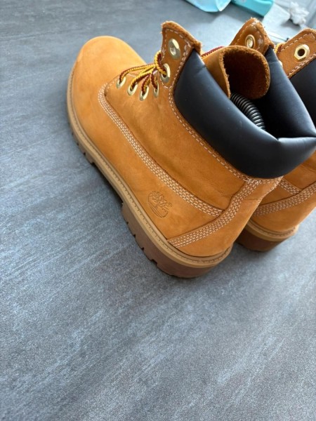 Boots Timberland Premium 6-inch ( taille 40 )