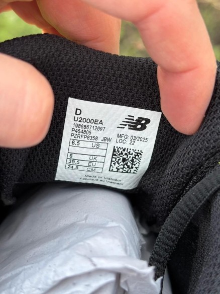 New Balance 2000 Black Dark Silver - Taille 39,5