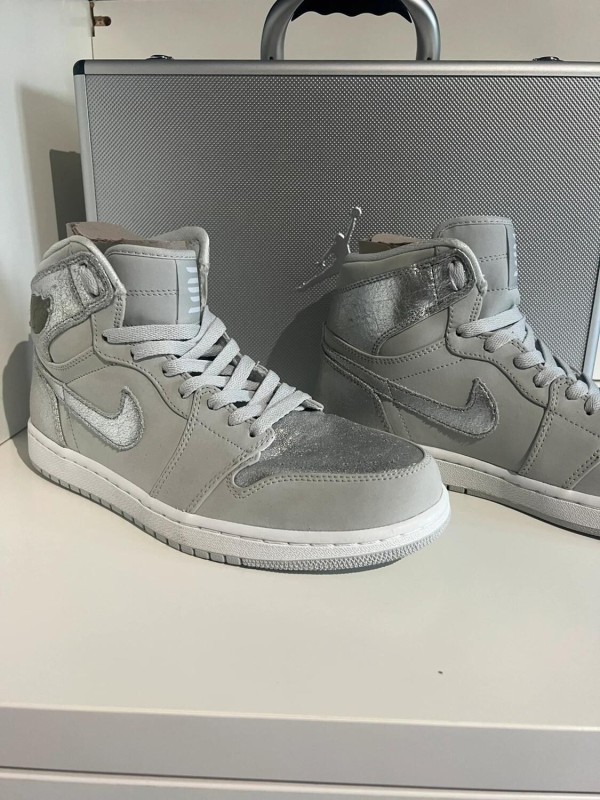 Nike Air Jordan 1 High Silver Anniversary (2010) 2