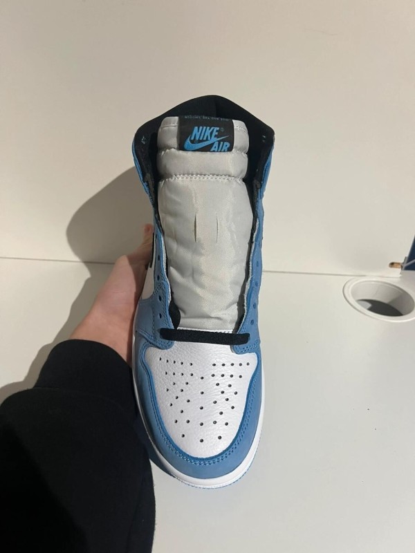 Nike Air Jordan 1 High University Blue 2