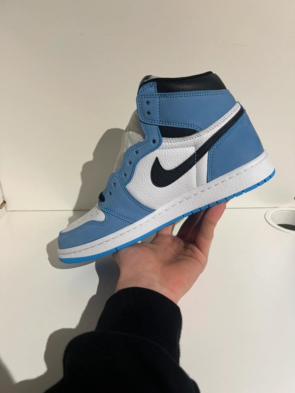 Nike Air Jordan 1 High University Blue 2