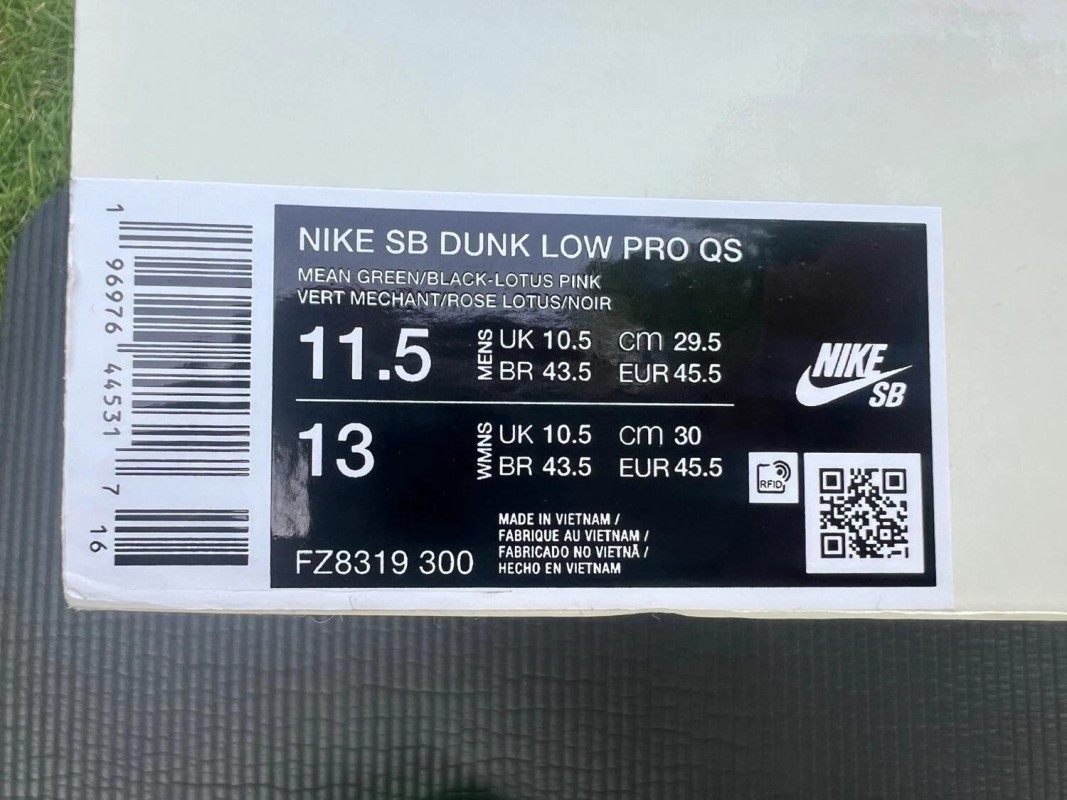 Nike SB Dunk Low Powerpuff Girls Buttercup 2