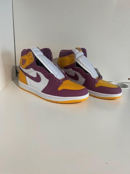 Nike Air Jordan 1 High Brotherhood