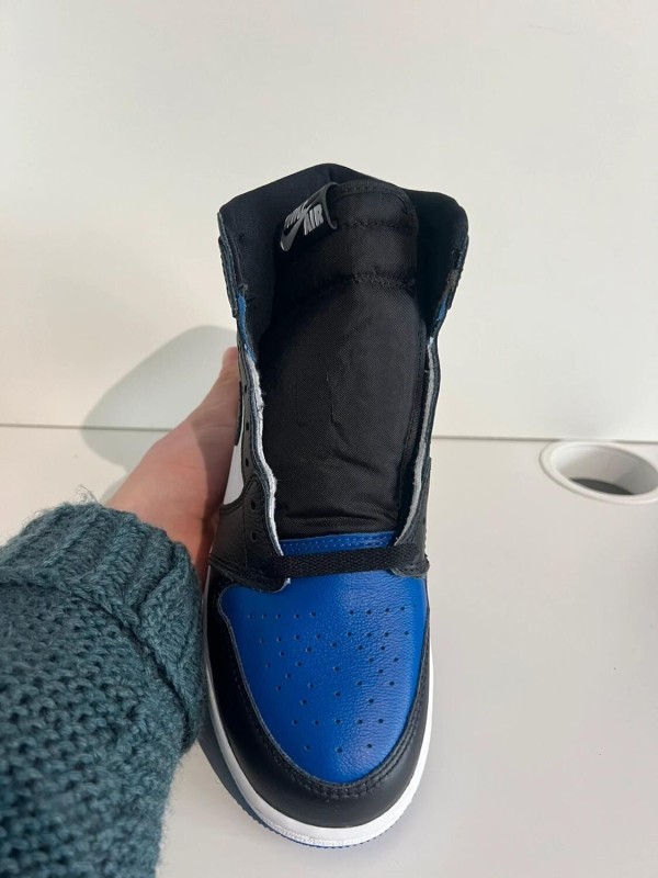 Nike Air Jordan 1 High Royal Toe GS 2