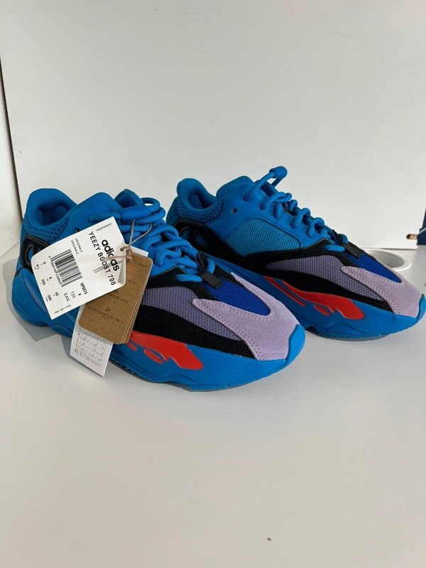 Yeezy Boost 700 Hi-Res Blue 2