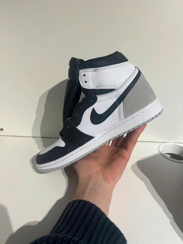 Nike Air Jordan 1 High Bleached Coral 2