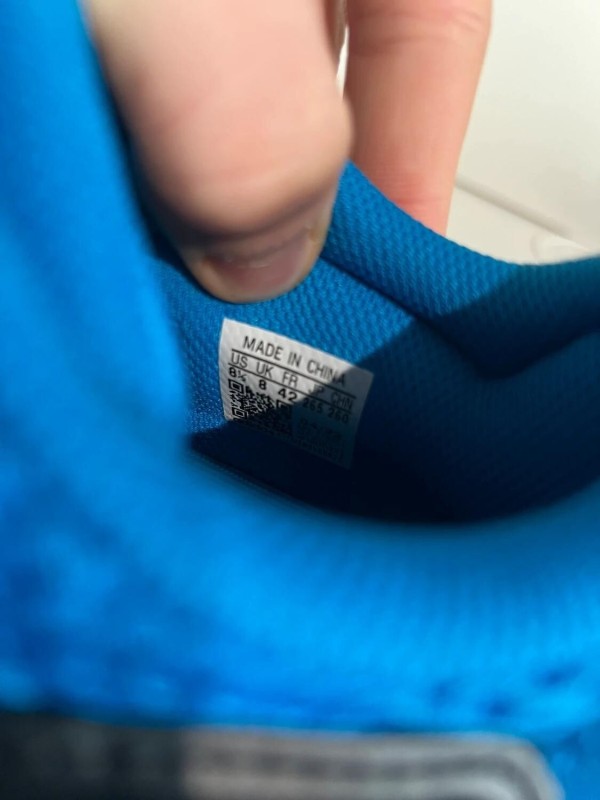 Yeezy Boost 700 Hi-Res Blue 2