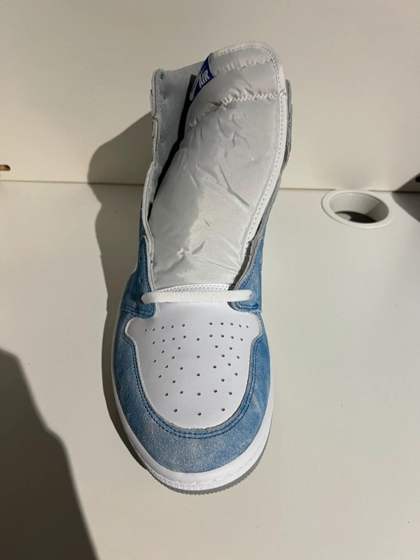 Nike Air Jordan 1 High Hyper Royal Smoke Grey 2