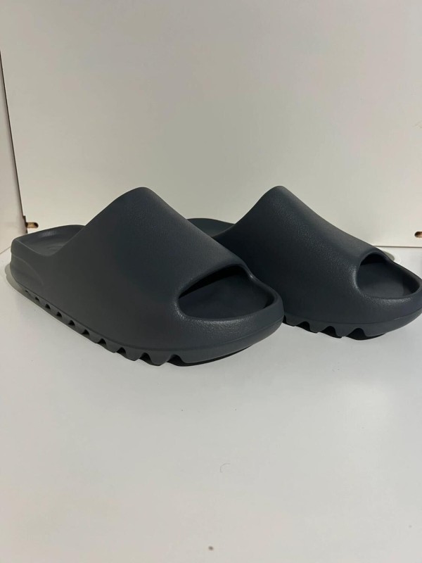 Yeezy Slide Slate Grey (ID2350) 2