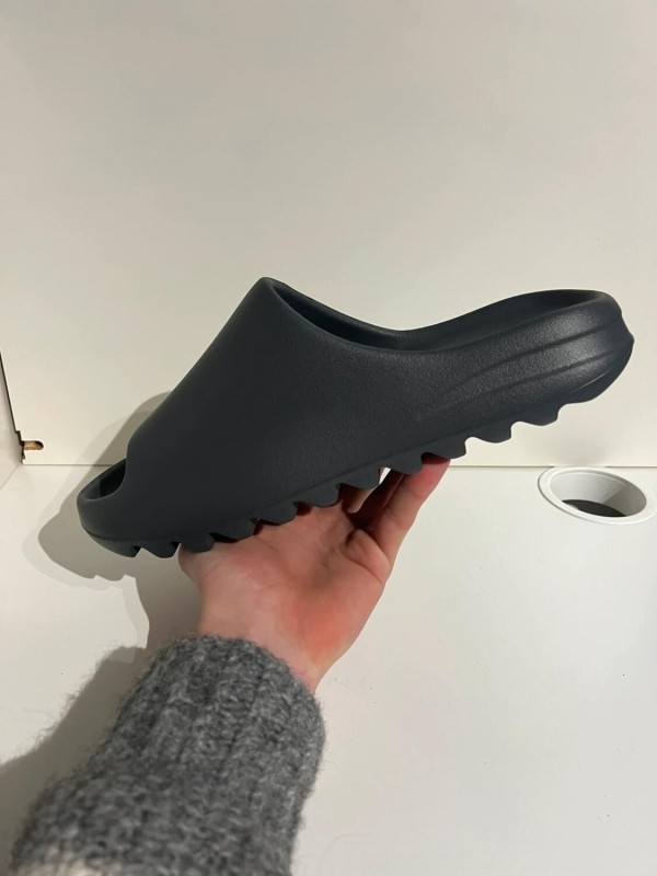Yeezy Slide Slate Grey (ID2350) 2