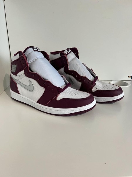 Nike Air Jordan 1 High Bordeaux