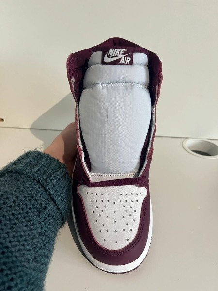 Nike Air Jordan 1 High Bordeaux
