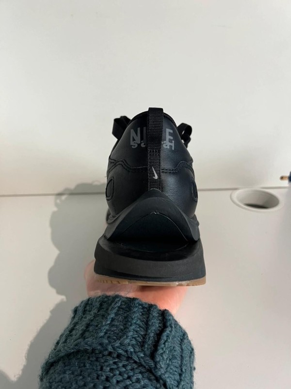 Nike Sacai Vaporwaffle Black Gum 2