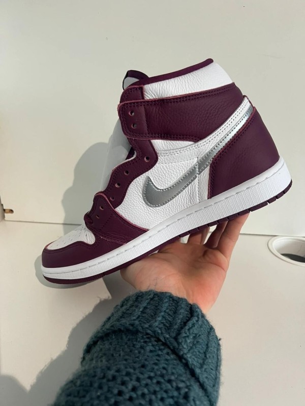 Nike Air Jordan 1 High Bordeaux 2