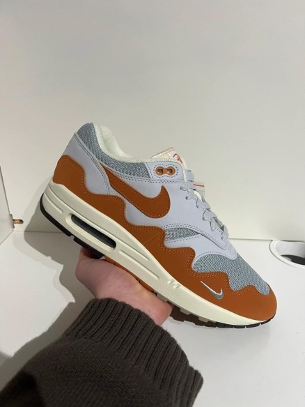 Nike Air Max 1 Patta Monarch (with bracelet)
