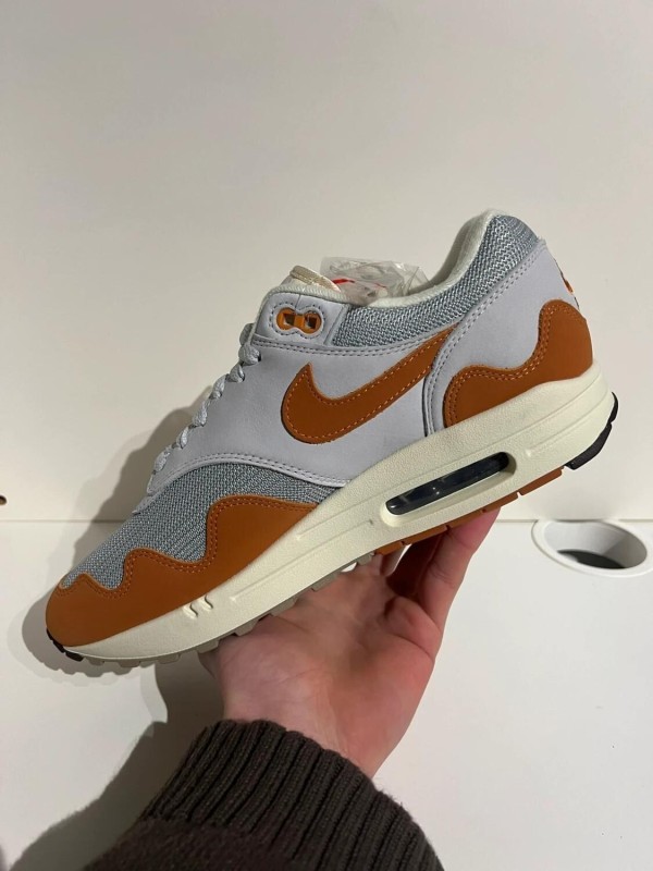 Nike Air Max 1 Patta Monarch (with bracelet) 2