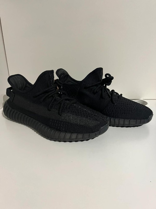Yeezy 350 V2 Onyx 2