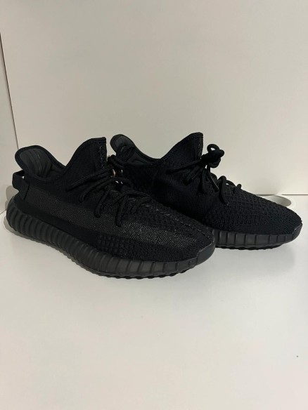 Yeezy 350 V2 Onyx