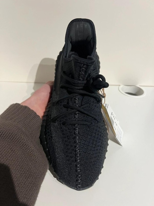 Yeezy 350 V2 Onyx 2