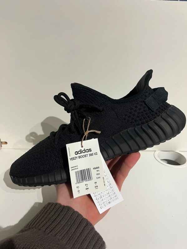 Yeezy 350 V2 Onyx 2