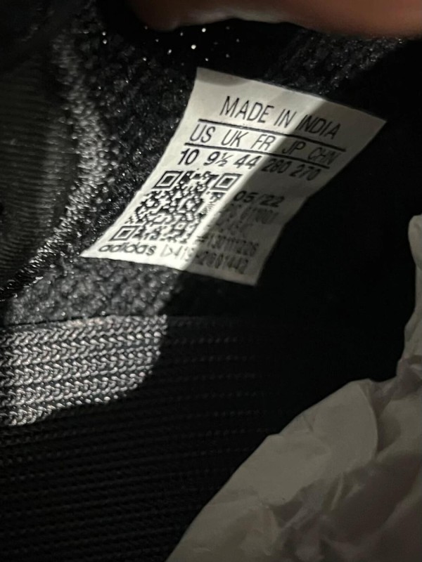 Yeezy 350 V2 Onyx 2