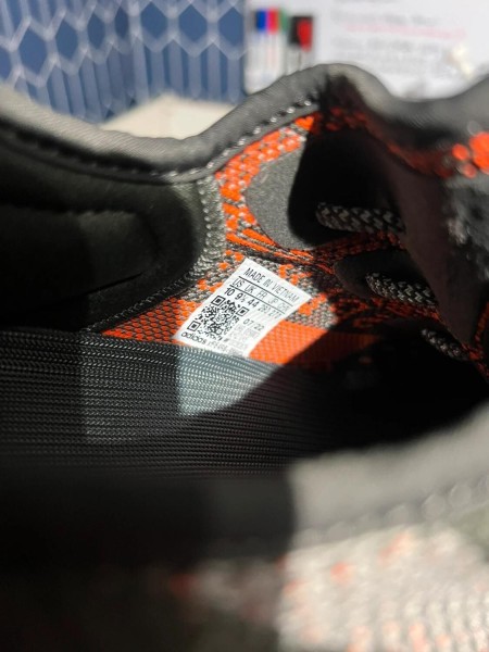 Yeezy 350 V2 Carbon Beluga