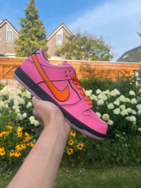 Nike SB Dunk Low Powerpuff Blossom